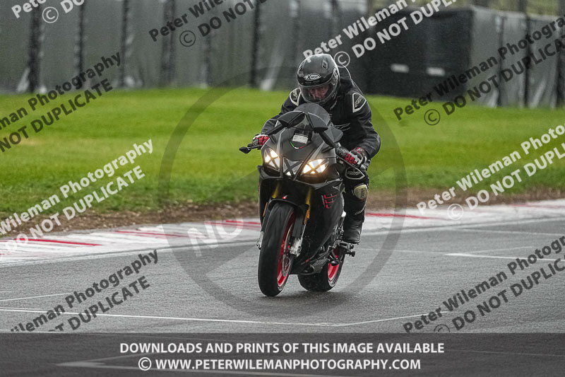 donington no limits trackday;donington park photographs;donington trackday photographs;estoril;event digital images;motorbikes;no limits;no limits trackdays;peter wileman photography;portugal;trackday;trackday digital images;trackday photos